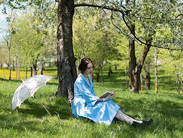 Миниатюра фотографии 'Чтение на природе' от фотографа в Минске Натальи Котенко