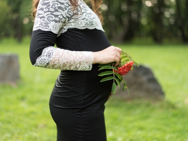 Миниатюра фотографии 'Рябиново-беременное счастье' от фотографа в Минске Натальи Котенко
